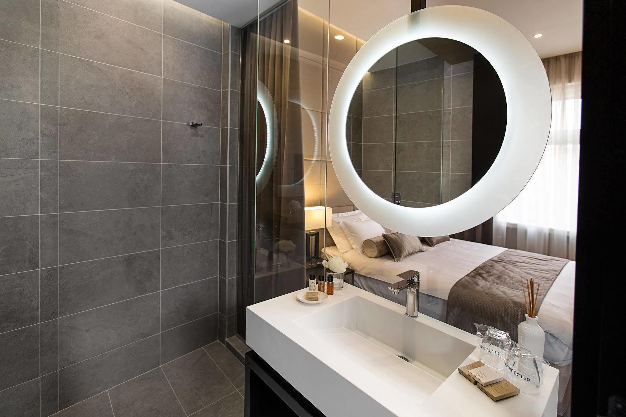 Dominic Smart & Luxury - Republic Square 4* Belgrad