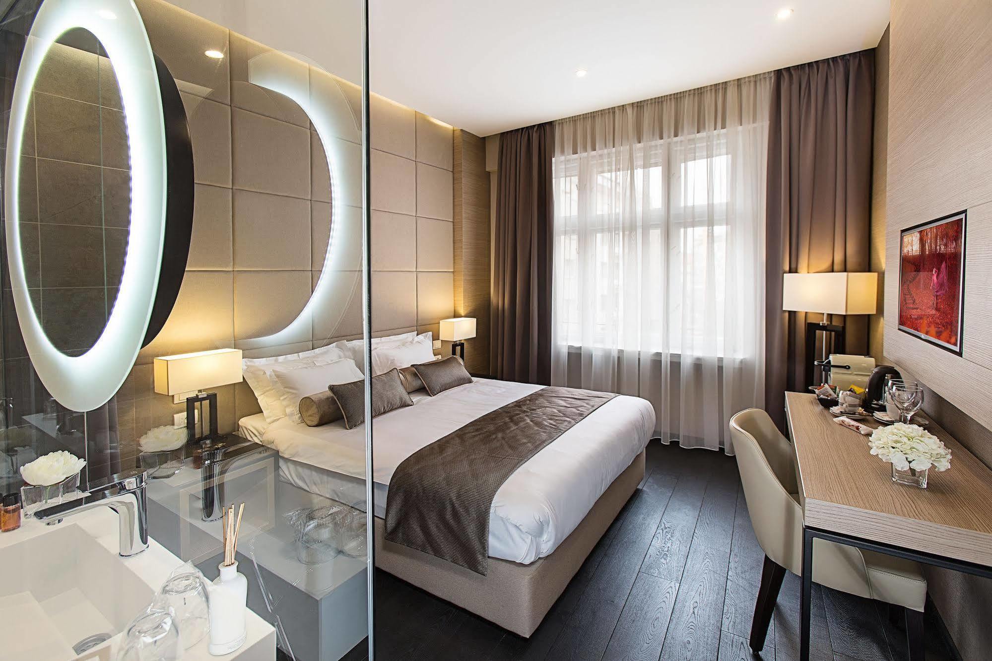 Pensiune Dominic Smart & Luxury - Republic Square 4*