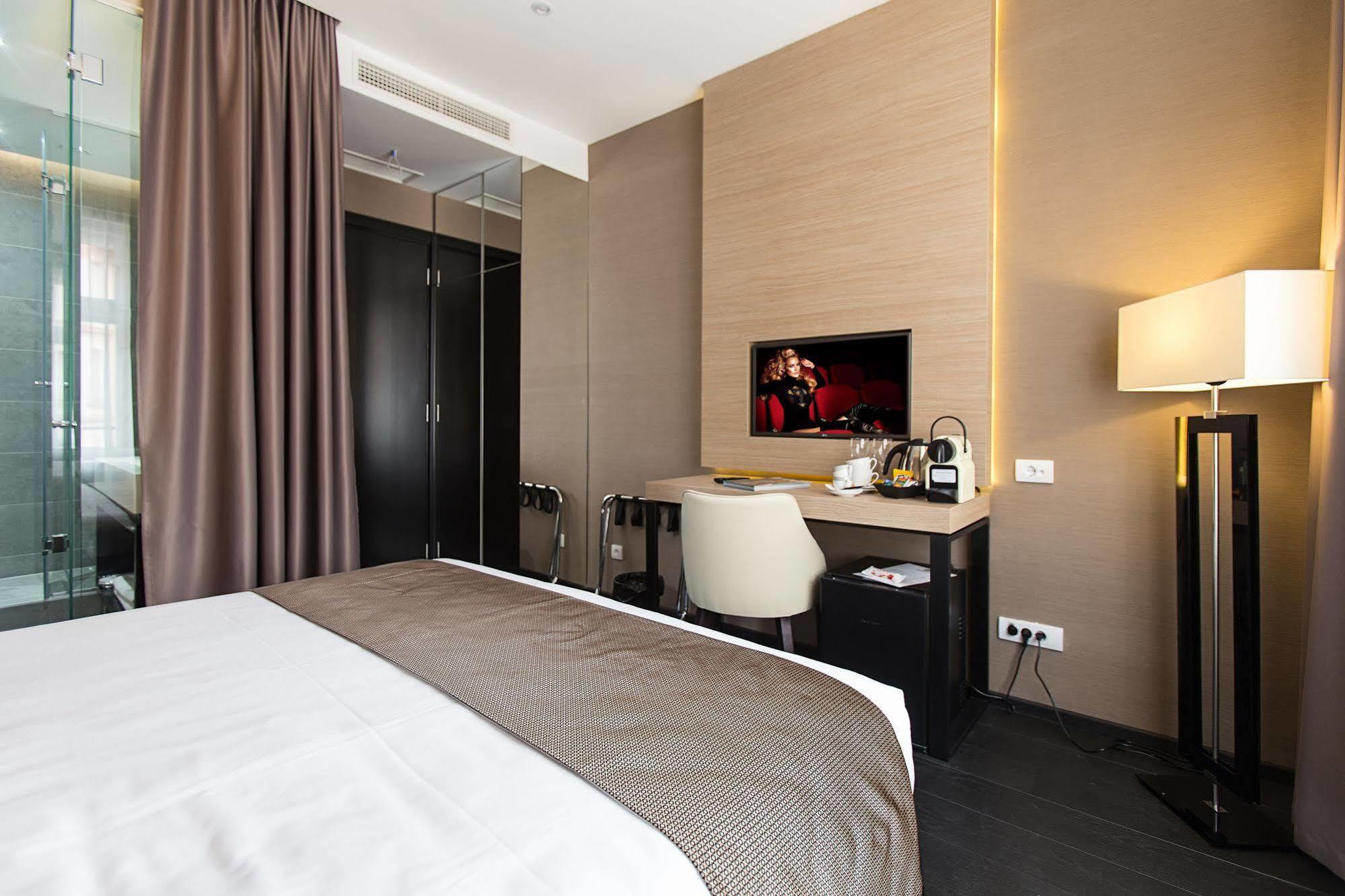 Pensiune Dominic Smart & Luxury - Republic Square 4*